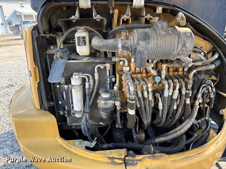 image for item DU1422 2011 Caterpillar 304D CR mini excavator