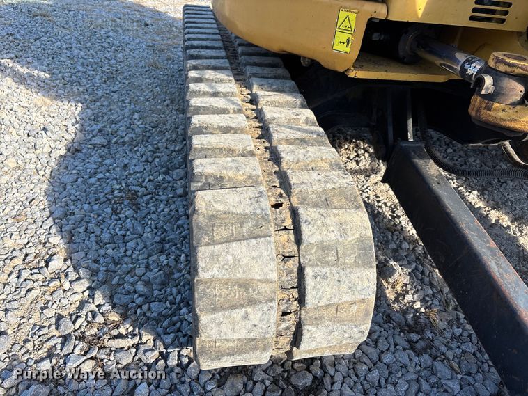 image for item DU1422 2011 Caterpillar 304D CR mini excavator