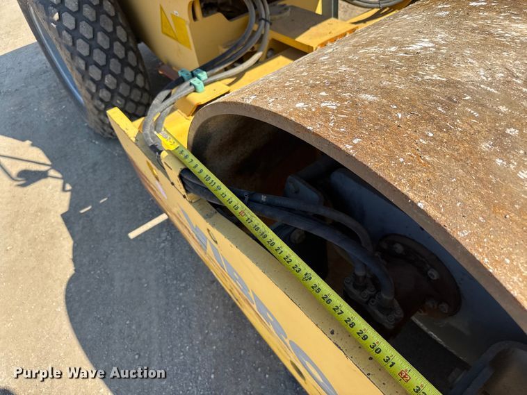 image for item DU3501 2006 Vibromax VM66D single drum vibratory roller