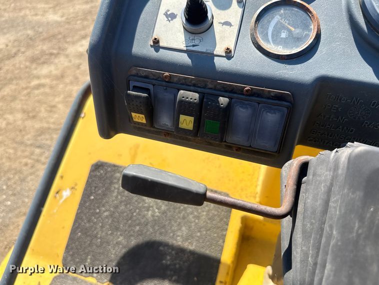 image for item DU3501 2006 Vibromax VM66D single drum vibratory roller