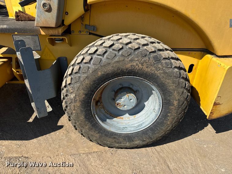 image for item DU3501 2006 Vibromax VM66D single drum vibratory roller