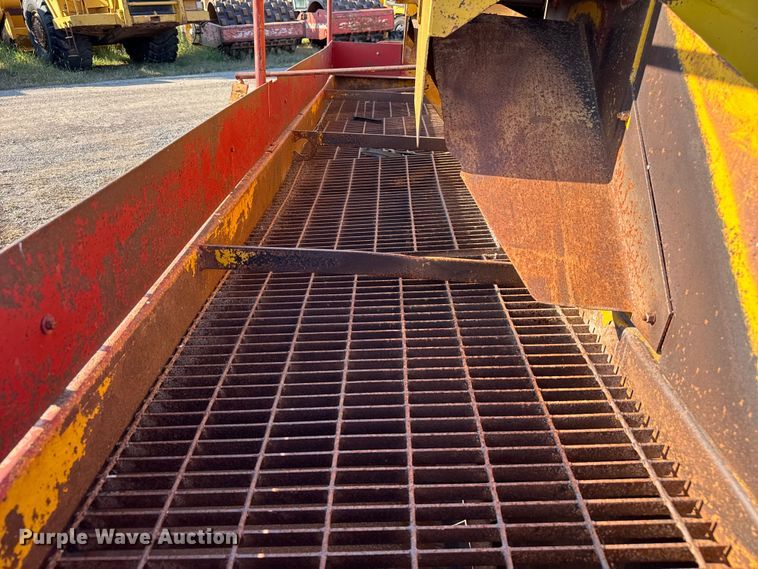 image for item DU3506 Etnyre chip spreader