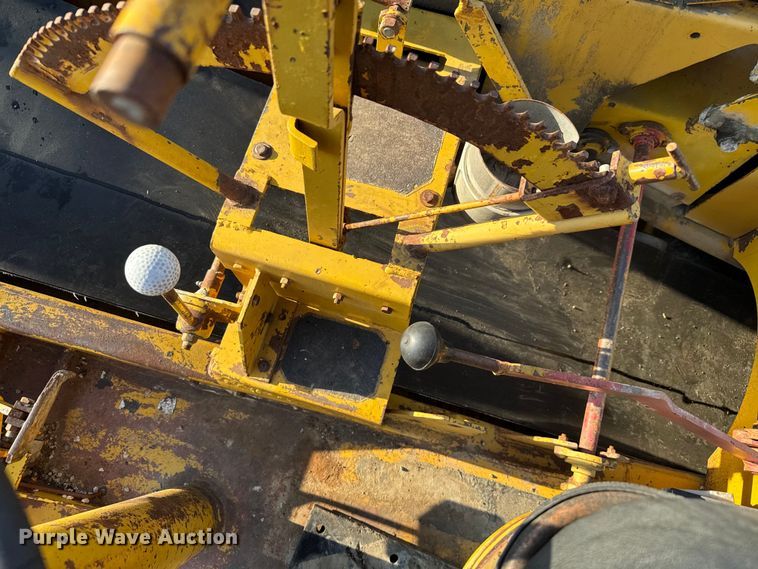 image for item DU3506 Etnyre chip spreader