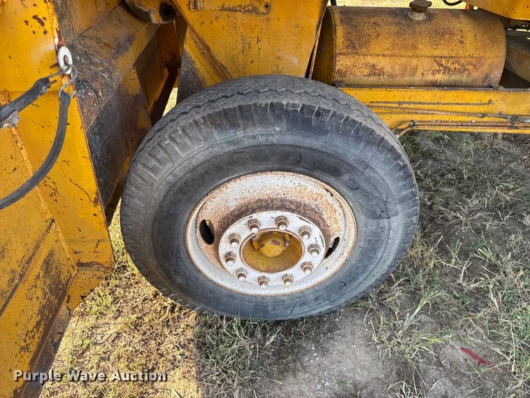 image for item DU3506 Etnyre chip spreader