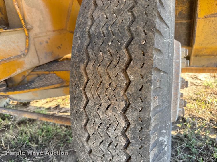 image for item DU3506 Etnyre chip spreader