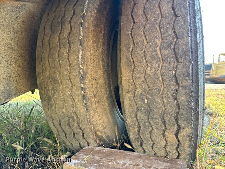 image for item DU3506 Etnyre chip spreader