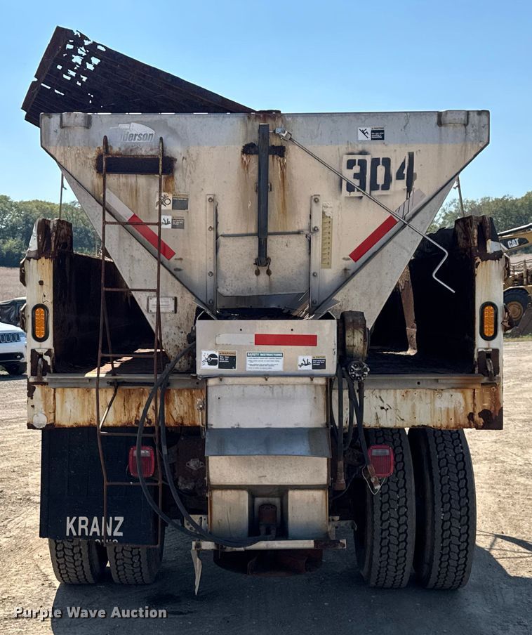 image for item DU3507 2001 International 4900 dump truck