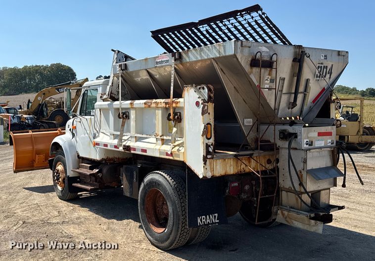 image for item DU3507 2001 International 4900 dump truck