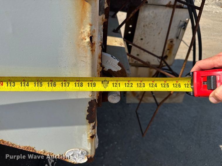 image for item DU3507 2001 International 4900 dump truck