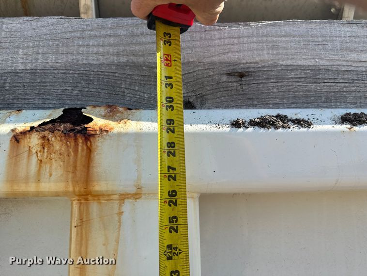 image for item DU3507 2001 International 4900 dump truck