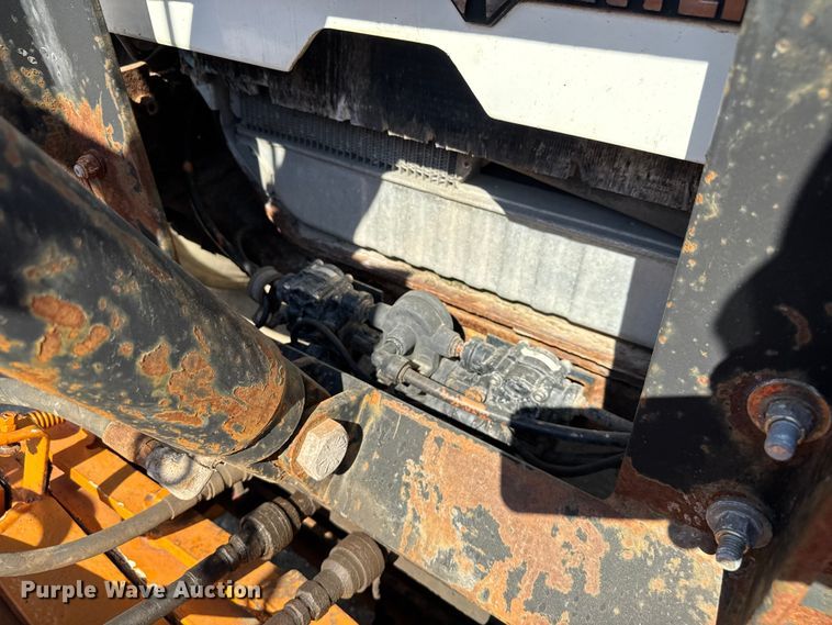 image for item DU3507 2001 International 4900 dump truck