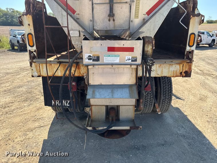 image for item DU3507 2001 International 4900 dump truck