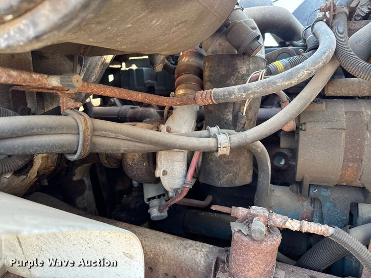 image for item DU3507 2001 International 4900 dump truck