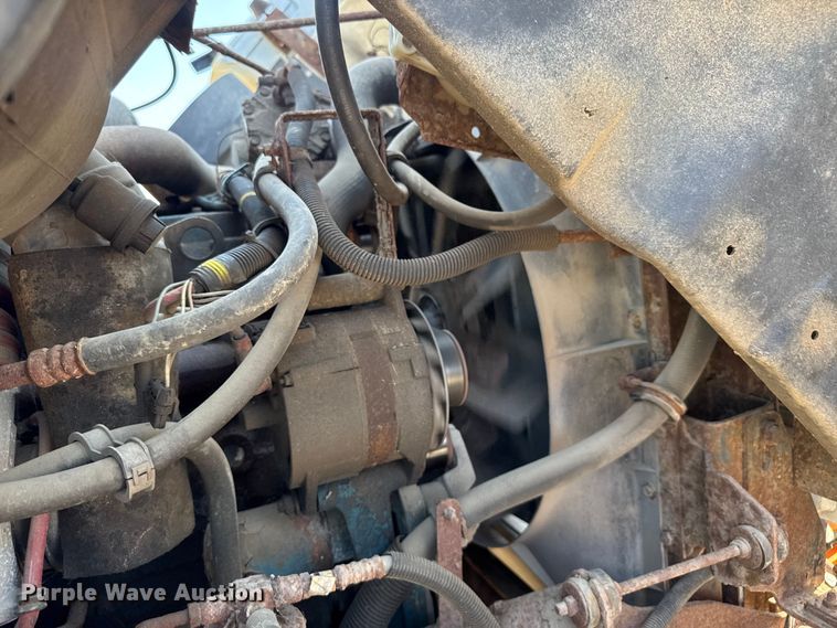 image for item DU3507 2001 International 4900 dump truck