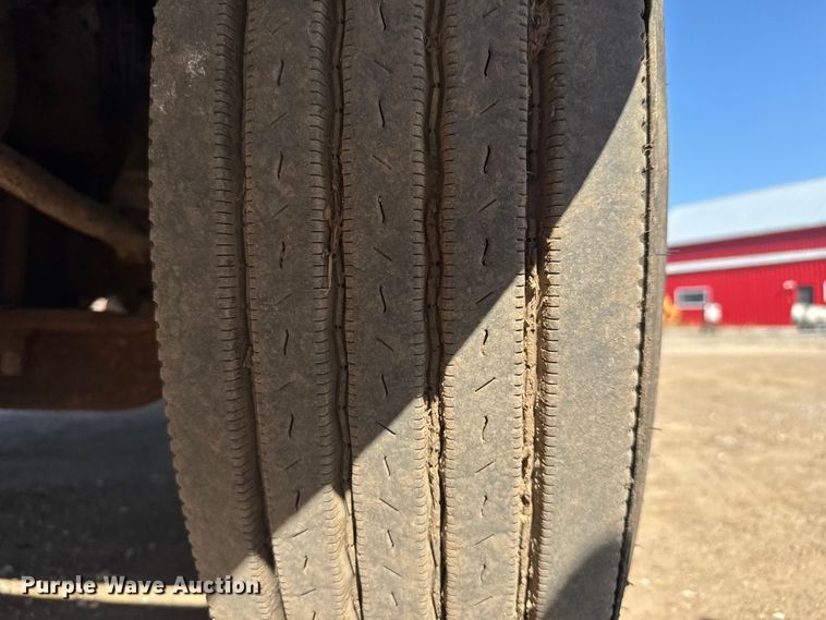 image for item DU3507 2001 International 4900 dump truck