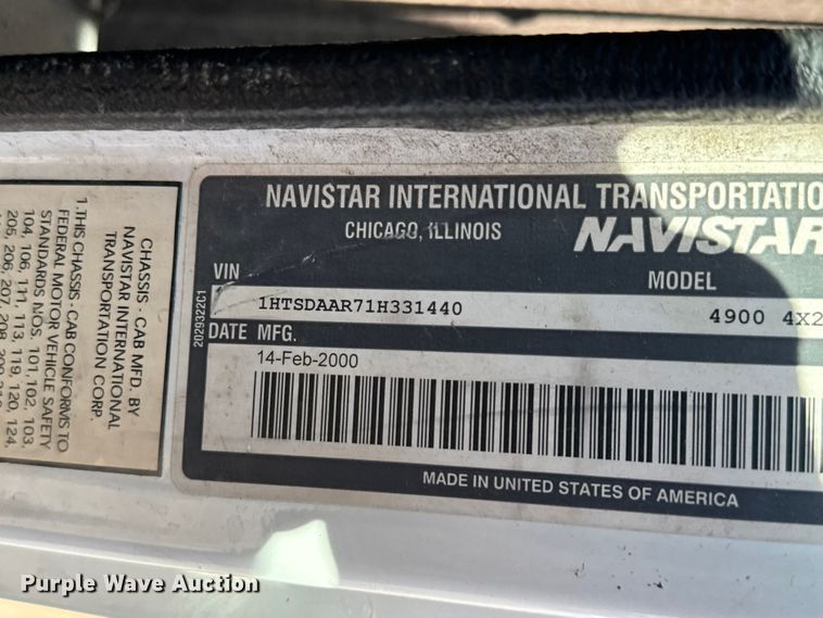 image for item DU3507 2001 International 4900 dump truck