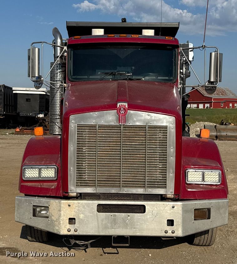 image for item DU3509 2004 Kenworth T800 dump truck