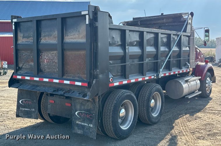 image for item DU3509 2004 Kenworth T800 dump truck