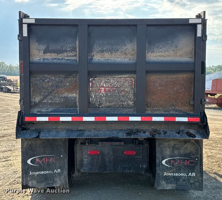 image for item DU3509 2004 Kenworth T800 dump truck