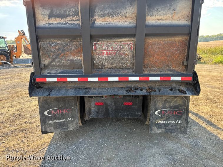 image for item DU3509 2004 Kenworth T800 dump truck