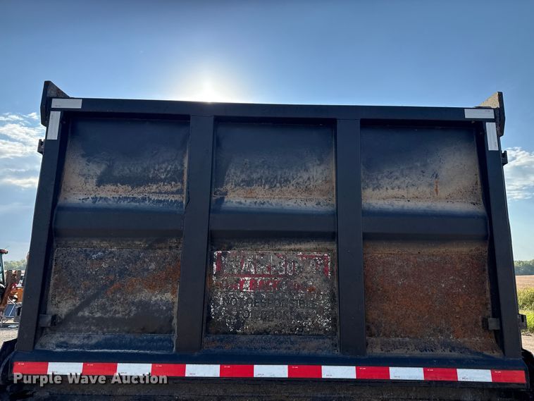 image for item DU3509 2004 Kenworth T800 dump truck