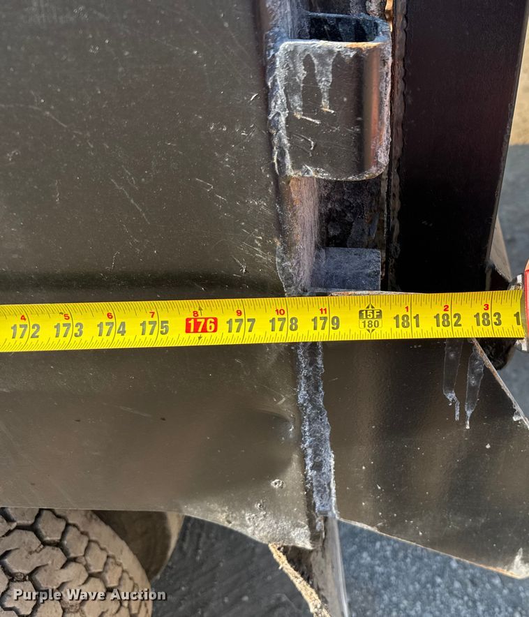 image for item DU3509 2004 Kenworth T800 dump truck