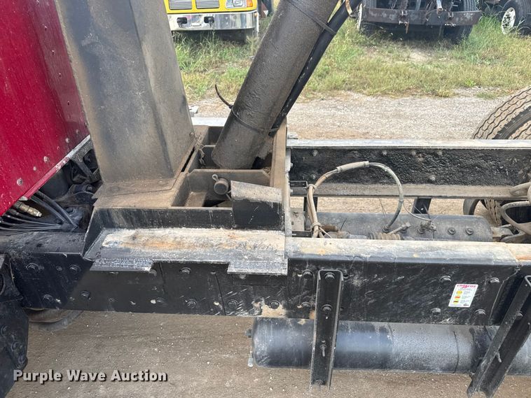 image for item DU3509 2004 Kenworth T800 dump truck