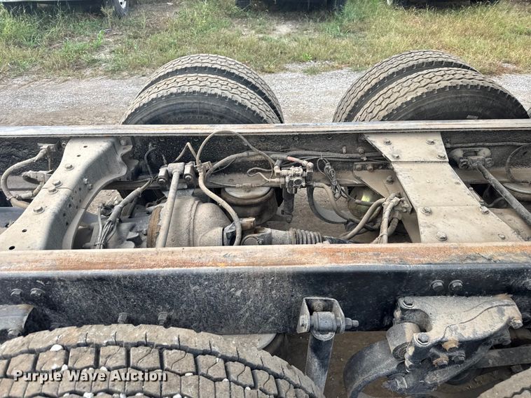 image for item DU3509 2004 Kenworth T800 dump truck