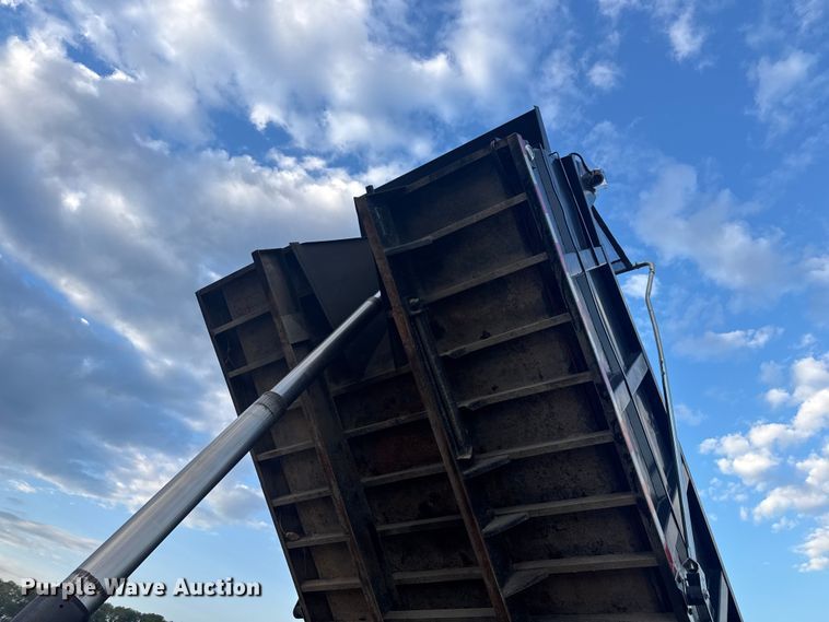 image for item DU3509 2004 Kenworth T800 dump truck