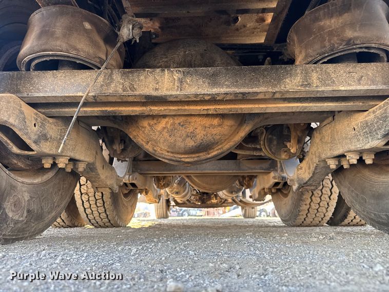 image for item DU3509 2004 Kenworth T800 dump truck