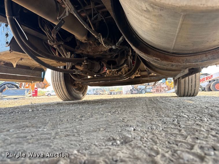 image for item DU3509 2004 Kenworth T800 dump truck