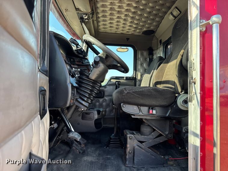 image for item DU3509 2004 Kenworth T800 dump truck