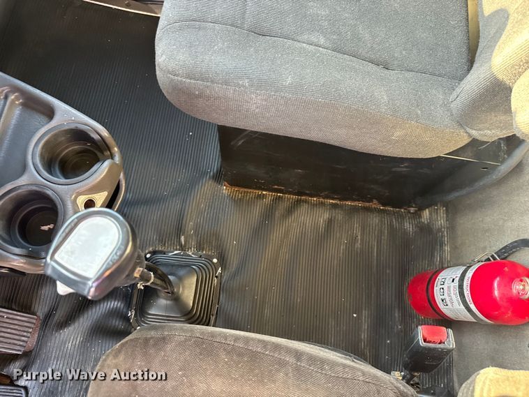 image for item DU3509 2004 Kenworth T800 dump truck