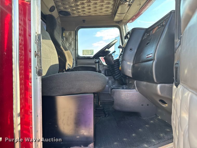 image for item DU3509 2004 Kenworth T800 dump truck