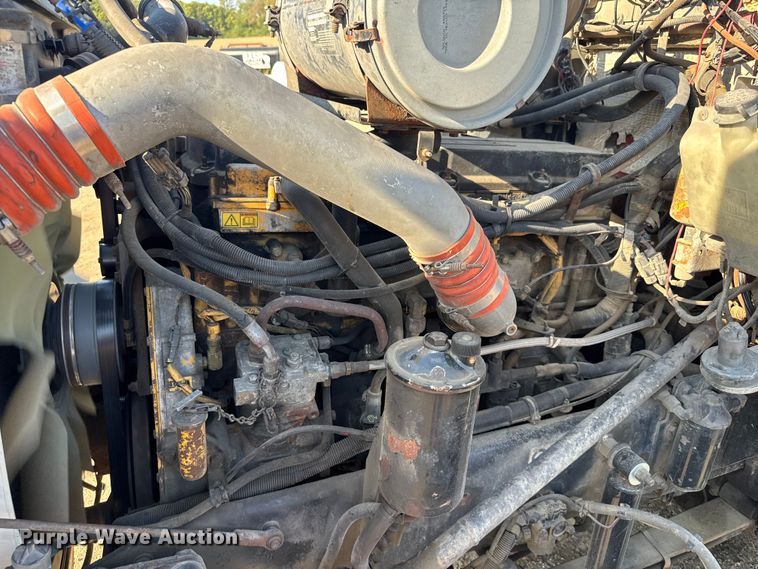 image for item DU3509 2004 Kenworth T800 dump truck