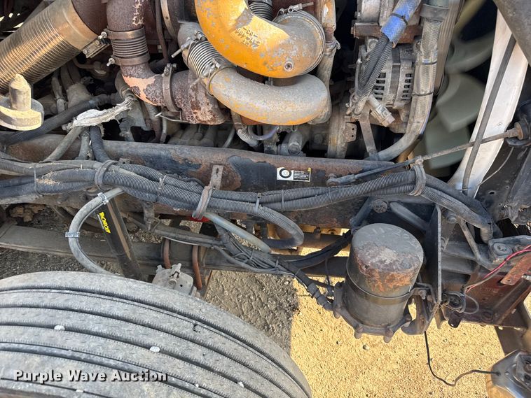 image for item DU3509 2004 Kenworth T800 dump truck