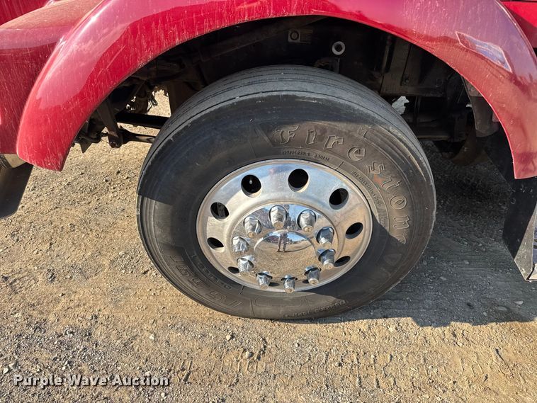 image for item DU3509 2004 Kenworth T800 dump truck