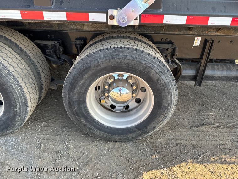 image for item DU3509 2004 Kenworth T800 dump truck