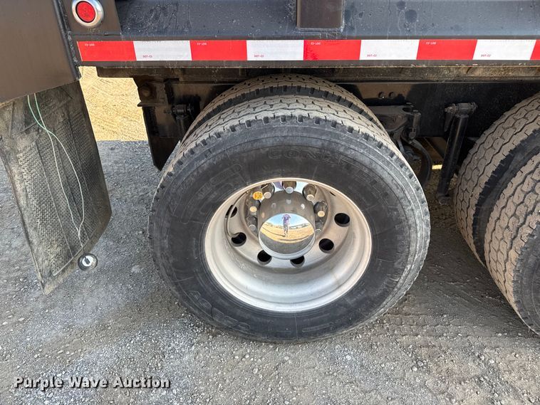 image for item DU3509 2004 Kenworth T800 dump truck