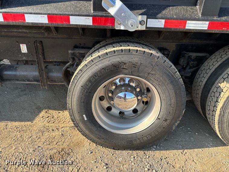 image for item DU3509 2004 Kenworth T800 dump truck