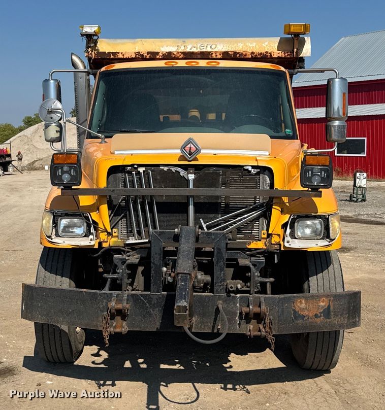 image for item DU3512 2005 International 7400 dump truck