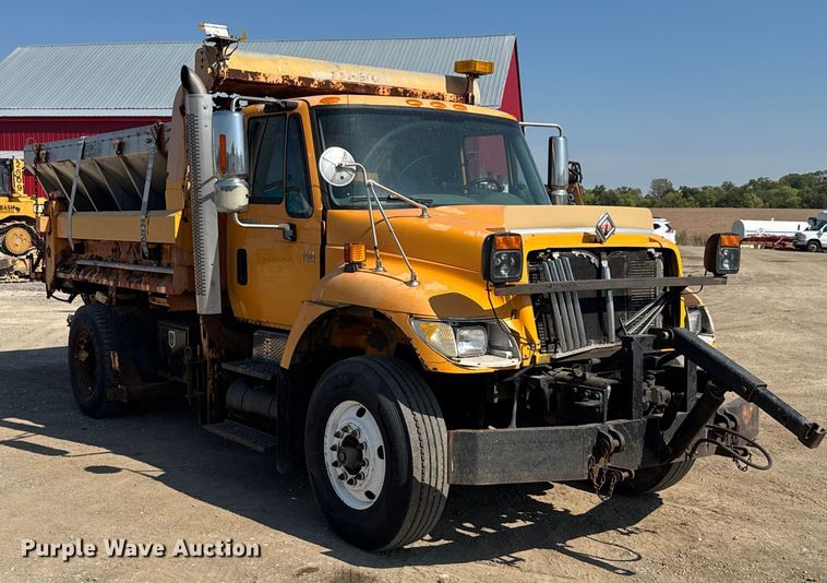 image for item DU3512 2005 International 7400 dump truck