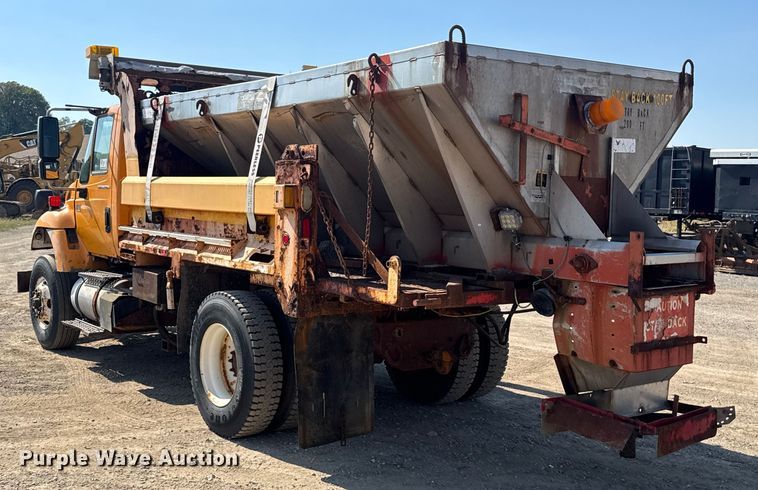image for item DU3512 2005 International 7400 dump truck