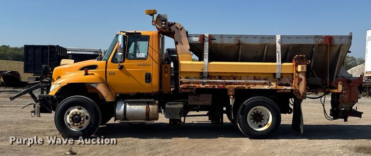 image for item DU3512 2005 International 7400 dump truck