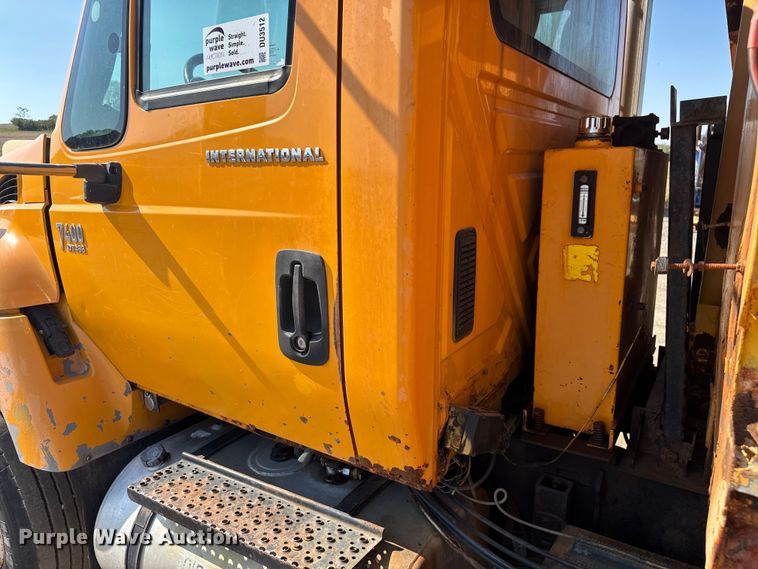 image for item DU3512 2005 International 7400 dump truck