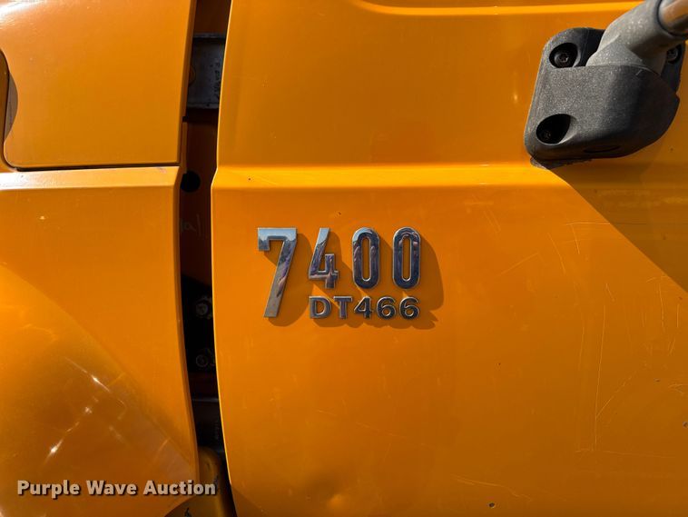 image for item DU3512 2005 International 7400 dump truck