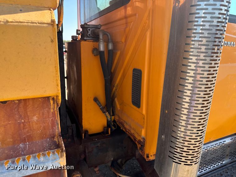 image for item DU3512 2005 International 7400 dump truck