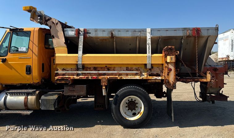 image for item DU3512 2005 International 7400 dump truck