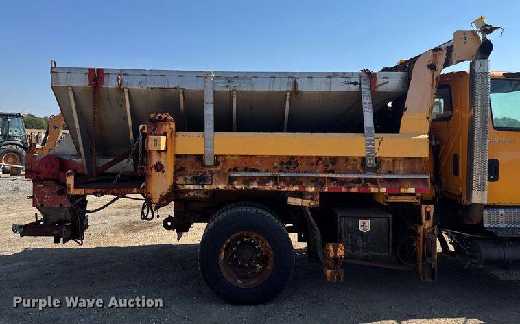 image for item DU3512 2005 International 7400 dump truck