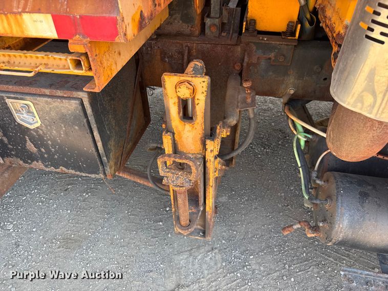 image for item DU3512 2005 International 7400 dump truck